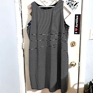 ⭐️The coolest black and white striped dress⭐️